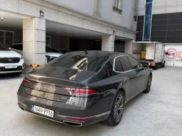 2023 Genesis G90 с пробегом 52 195 км