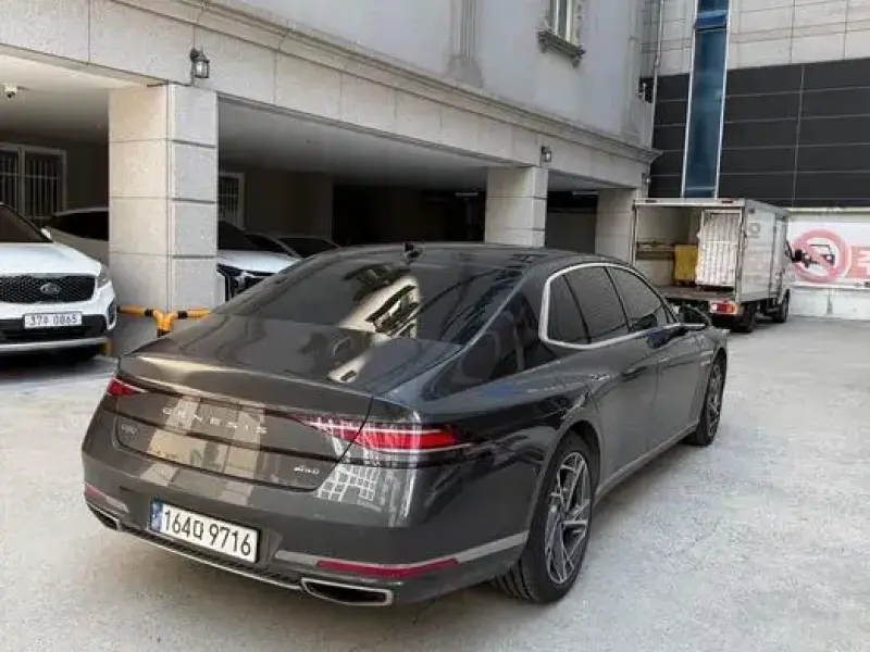 2023 Genesis G90 с пробегом 52 195 км