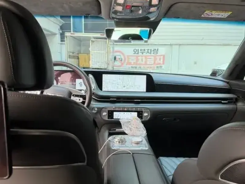 2023 Genesis G90 с пробегом 52 195 км