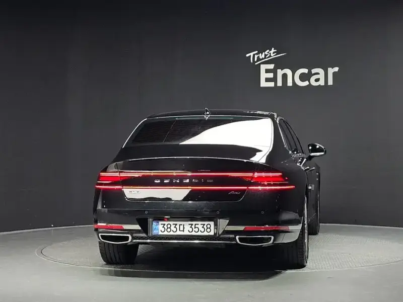 2023 Genesis G90 с пробегом 37 943 км