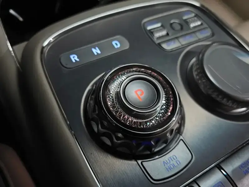 2023 Genesis G90 с пробегом 37 943 км