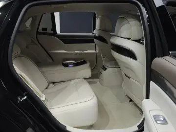 2023 Genesis G90 с пробегом 37 943 км