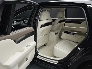 2023 Genesis G90 с пробегом 37 943 км