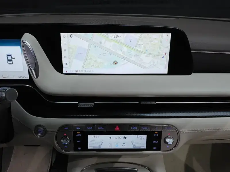 2023 Genesis G90 с пробегом 37 943 км