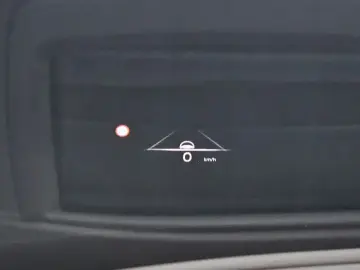 2023 Genesis G90 с пробегом 37 943 км