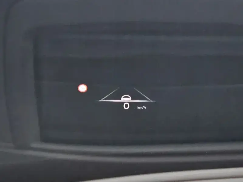 2023 Genesis G90 с пробегом 37 943 км