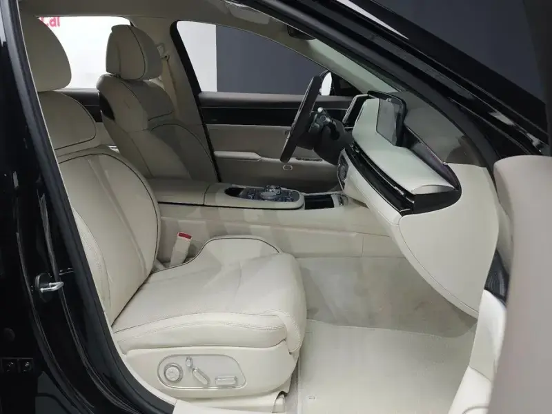 2023 Genesis G90 с пробегом 37 943 км