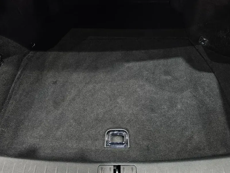 2023 Genesis G90 с пробегом 37 943 км