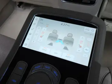 2023 Genesis G90 с пробегом 37 943 км