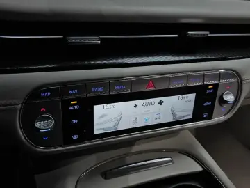 2023 Genesis G90 с пробегом 37 943 км
