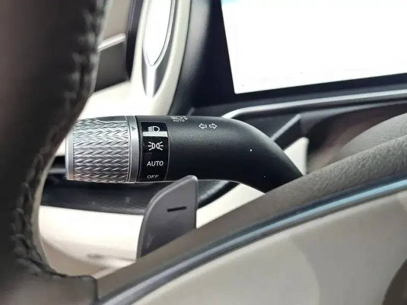 2023 Genesis G90 с пробегом 37 943 км