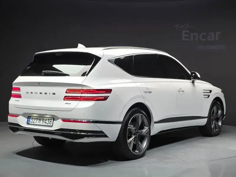2023 Genesis GV80 с пробегом 33 993 км