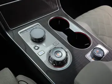 2023 Genesis GV80 с пробегом 33 993 км