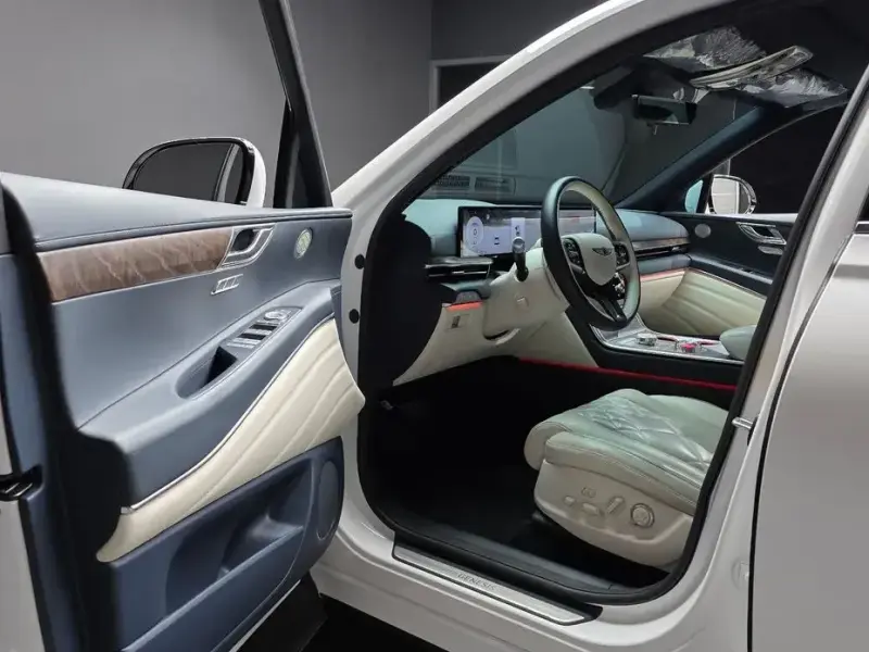 2023 Genesis GV80 с пробегом 33 993 км