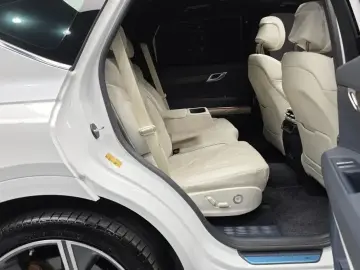 2023 Genesis GV80 с пробегом 33 993 км