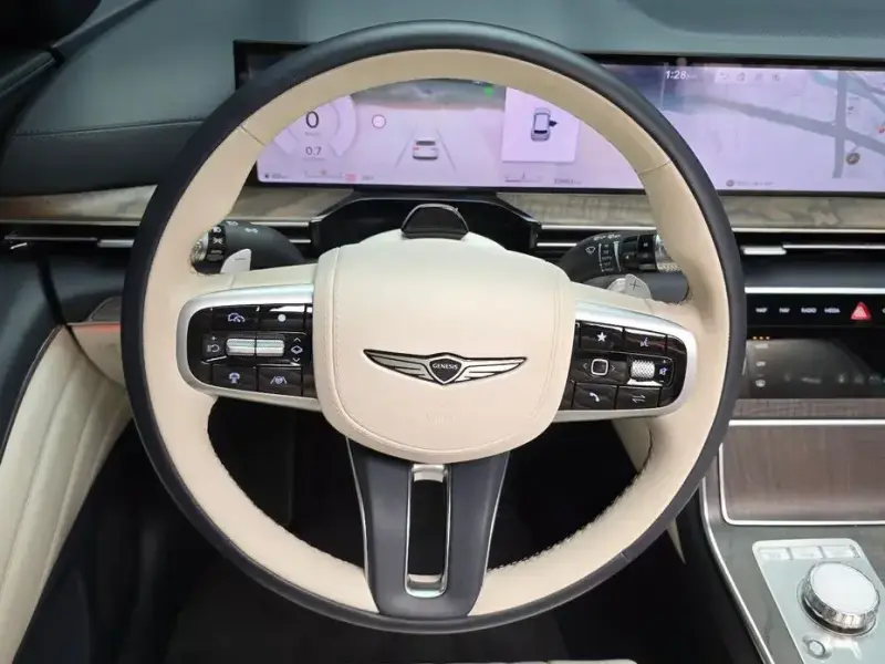 2023 Genesis GV80 с пробегом 33 993 км