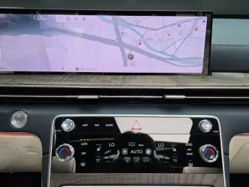 2023 Genesis GV80 с пробегом 33 993 км