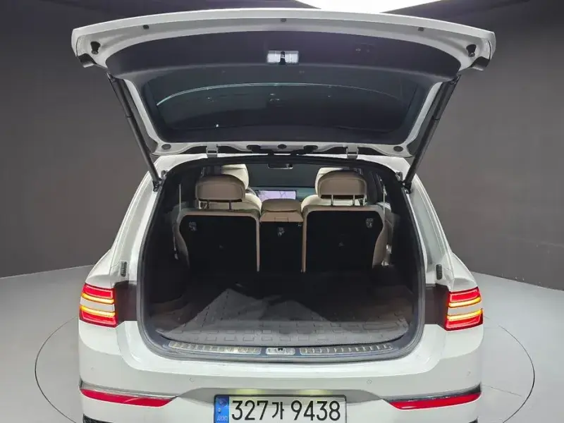 2023 Genesis GV80 с пробегом 33 993 км