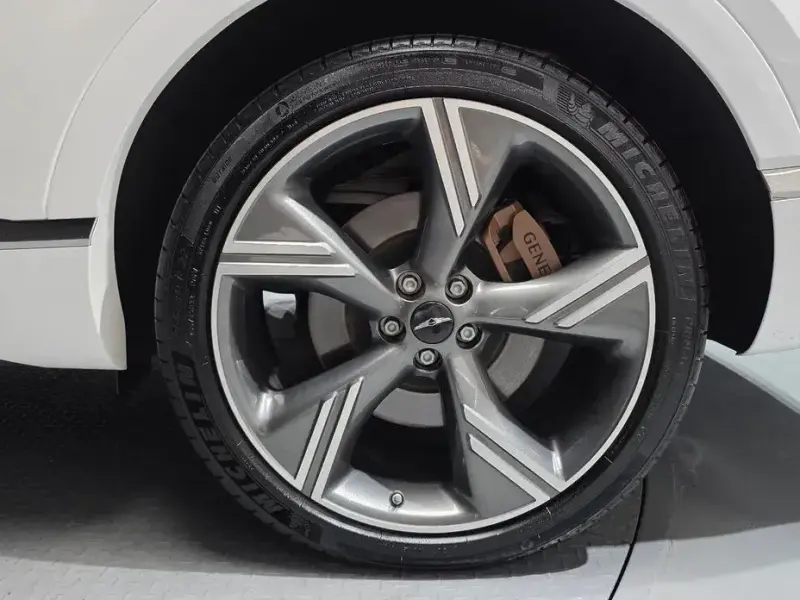 2023 Genesis GV80 с пробегом 33 993 км