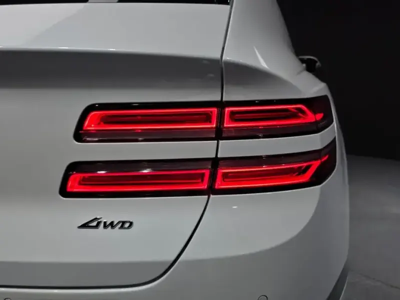 2023 Genesis GV80 с пробегом 33 993 км