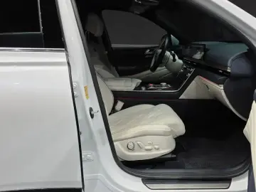 2023 Genesis GV80 с пробегом 33 993 км