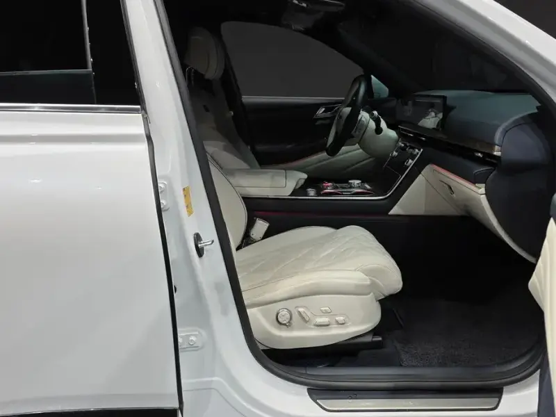 2023 Genesis GV80 с пробегом 33 993 км