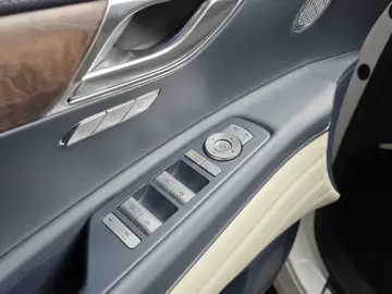 2023 Genesis GV80 с пробегом 33 993 км