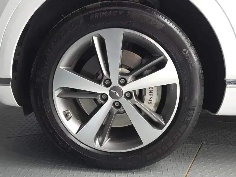 2023 Genesis GV80 с пробегом 46 456 км