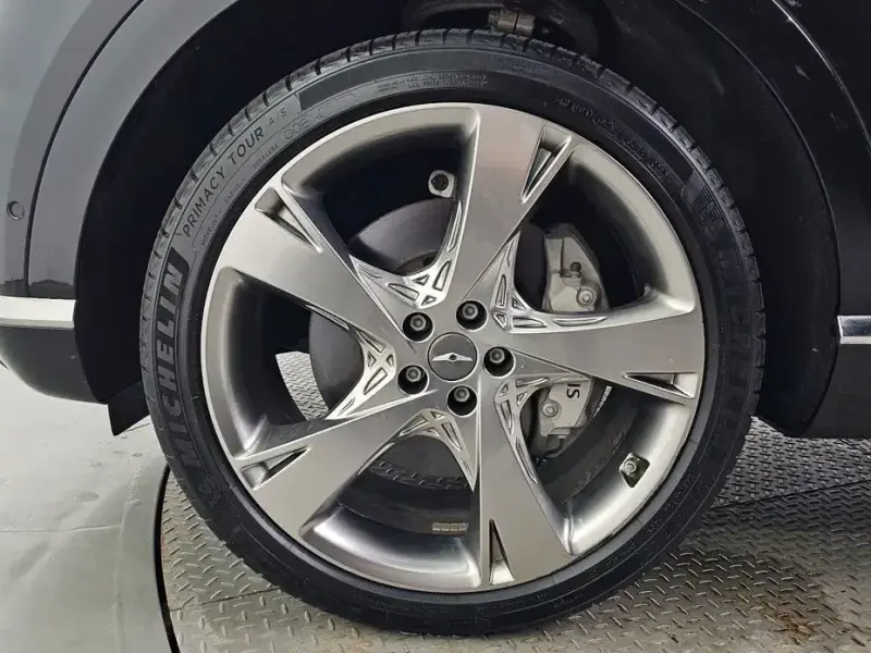 2023 Genesis GV80 с пробегом 45 919 км