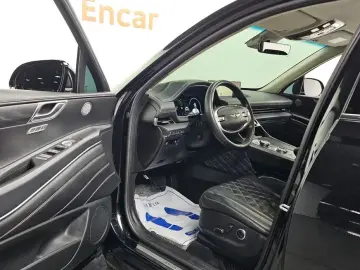 2023 Genesis GV80 с пробегом 45 919 км