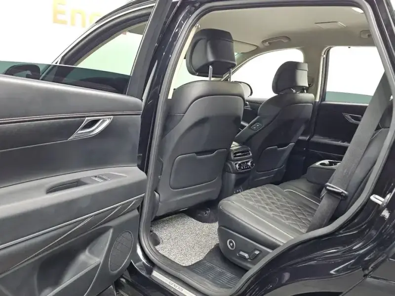 2023 Genesis GV80 с пробегом 45 919 км
