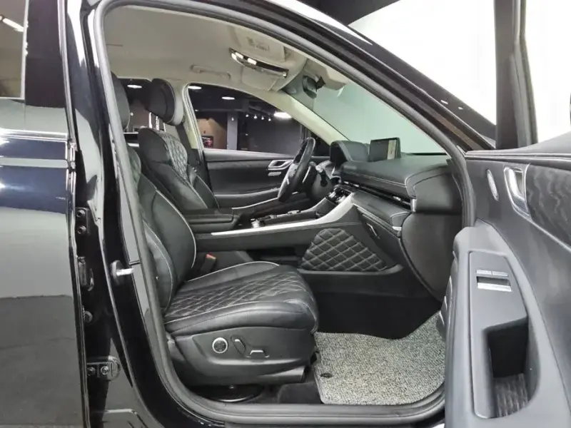 2023 Genesis GV80 с пробегом 45 919 км