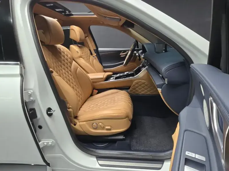 2023 Genesis GV80 с пробегом 26 863 км