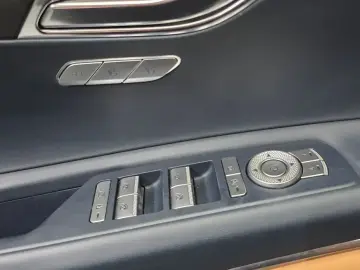2023 Genesis GV80 с пробегом 56 682 км