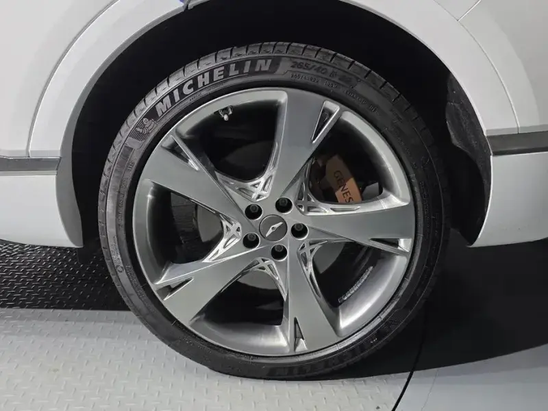 2023 Genesis GV80 с пробегом 56 682 км