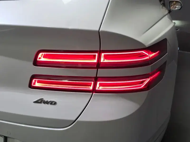 2023 Genesis GV80 с пробегом 56 682 км