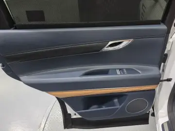 2023 Genesis GV80 с пробегом 56 682 км