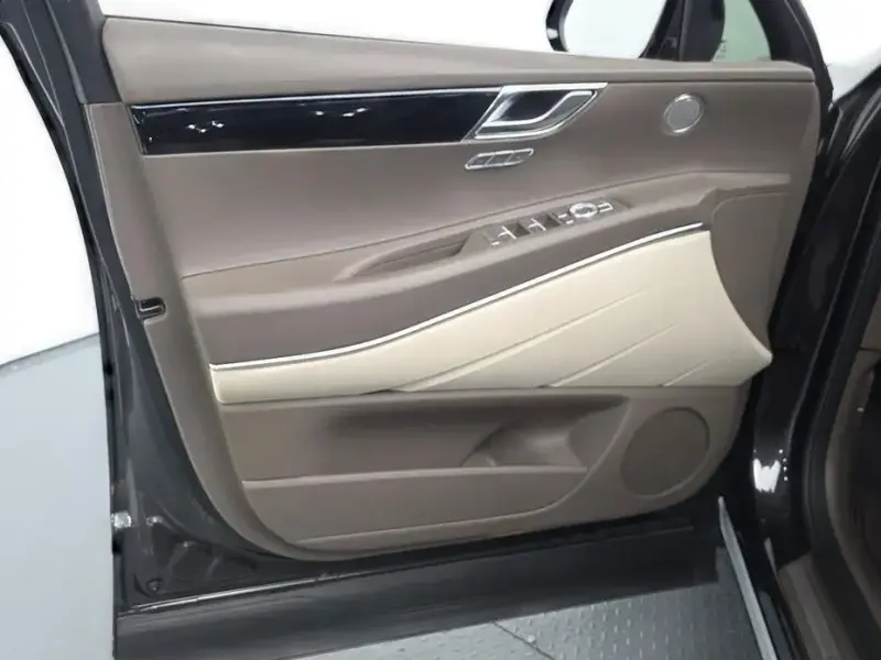 2023 Genesis GV80 с пробегом 63 936 км