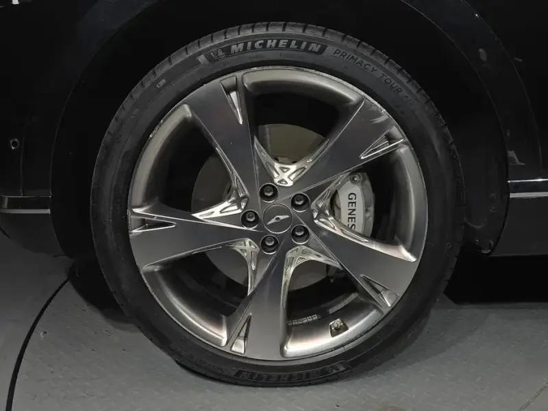 2023 Genesis GV80 с пробегом 43 688 км