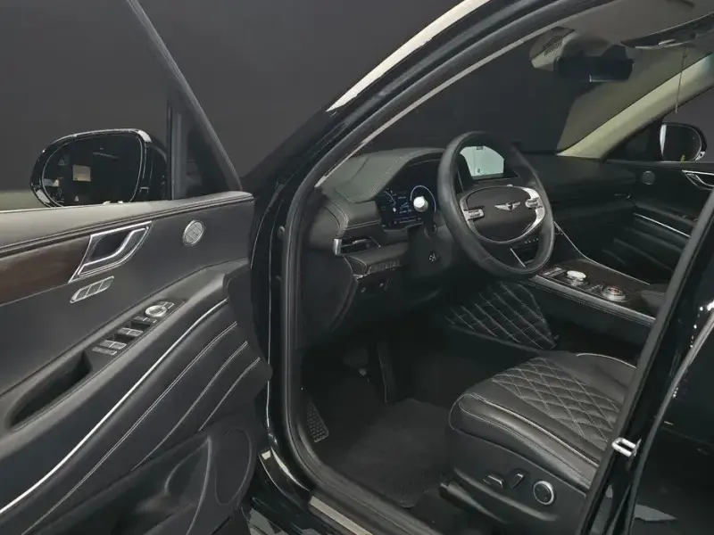 2023 Genesis GV80 с пробегом 43 688 км