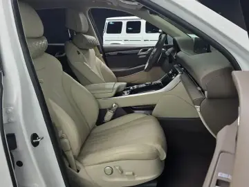 2023 Genesis GV80 с пробегом 38 757 км