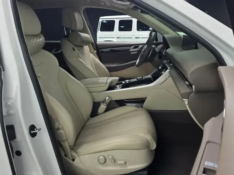 2023 Genesis GV80 с пробегом 38 757 км