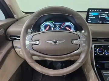2023 Genesis GV80 с пробегом 38 757 км