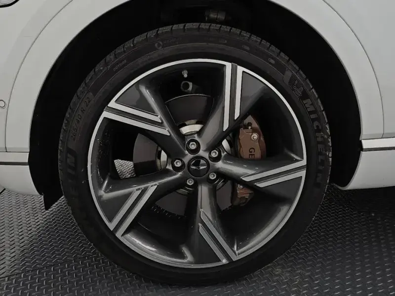2023 Genesis GV80 с пробегом 44 652 км