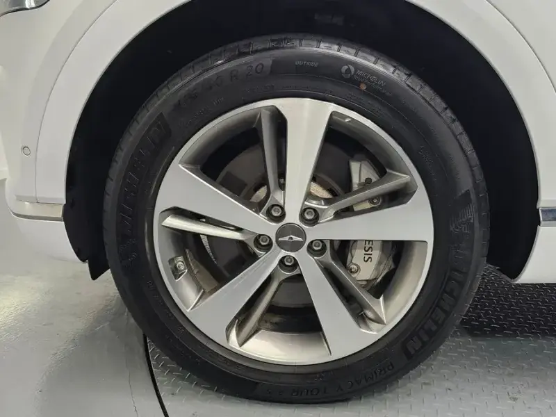 2023 Genesis GV80 с пробегом 64 124 км