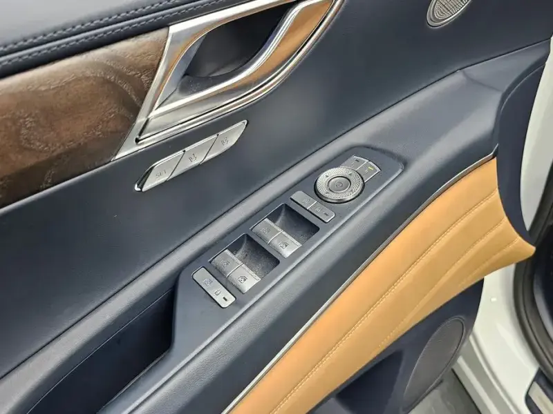 2023 Genesis GV80 с пробегом 64 124 км