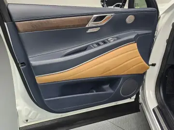 2023 Genesis GV80 с пробегом 64 124 км