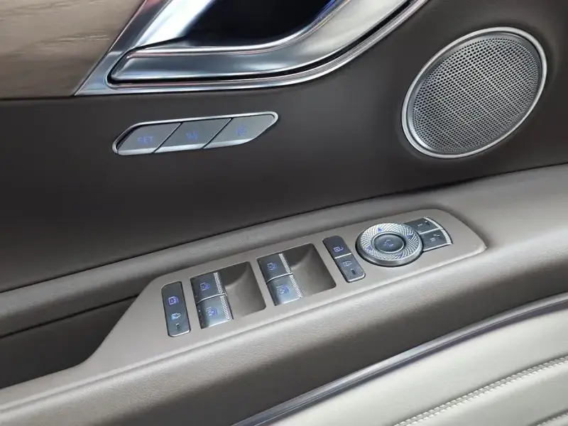 2023 Genesis GV80 с пробегом 35 436 км