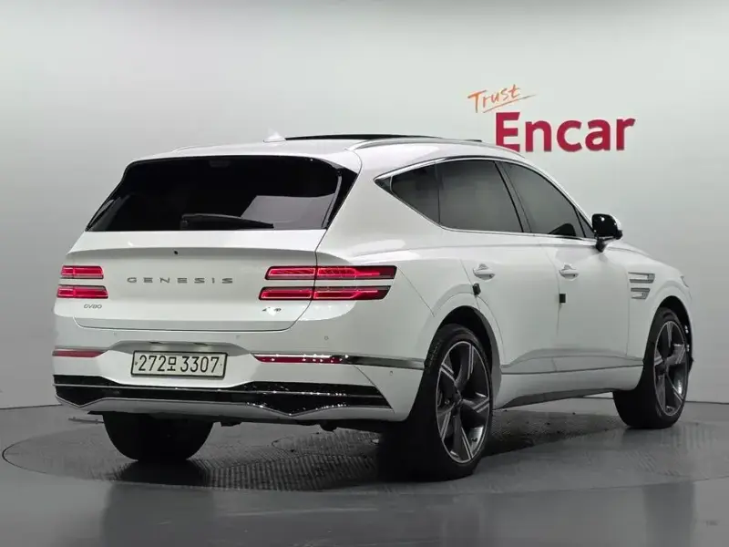 2023 Genesis GV80 с пробегом 9 541 км