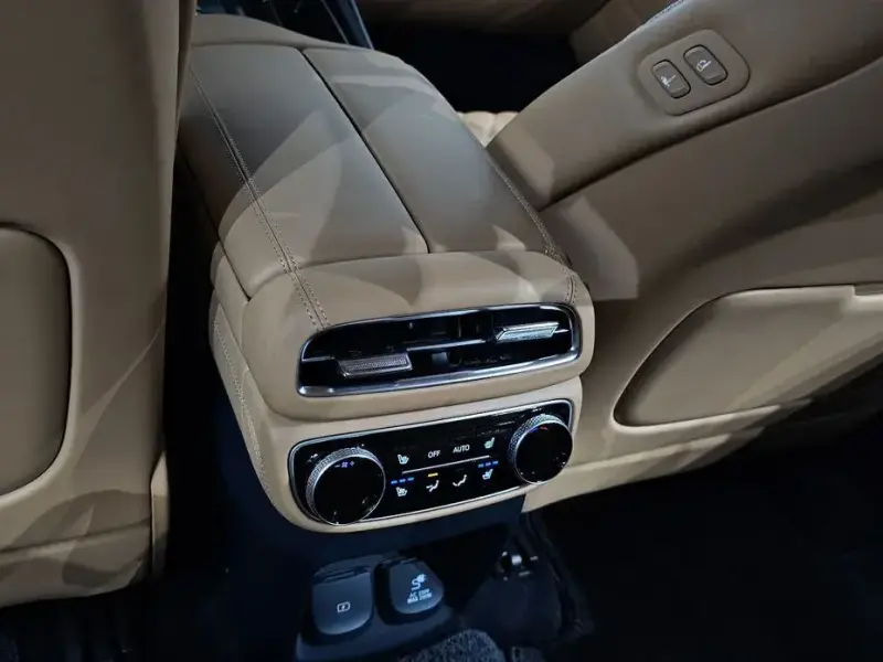 2023 Genesis GV80 с пробегом 26 461 км